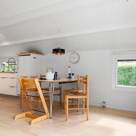 2 Bedroom Lovely In Prázdninový dům *