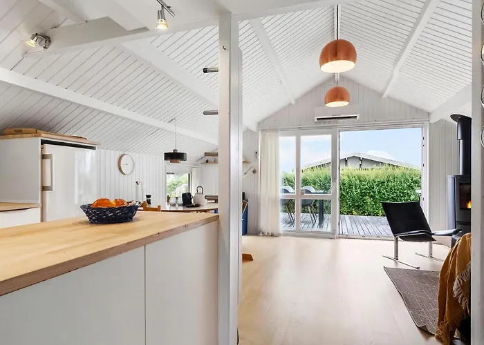 2 Bedroom Lovely In Casa vacanze Hejls