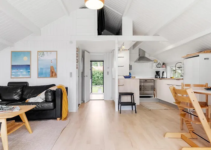 2 Bedroom Lovely In Casa vacanze *