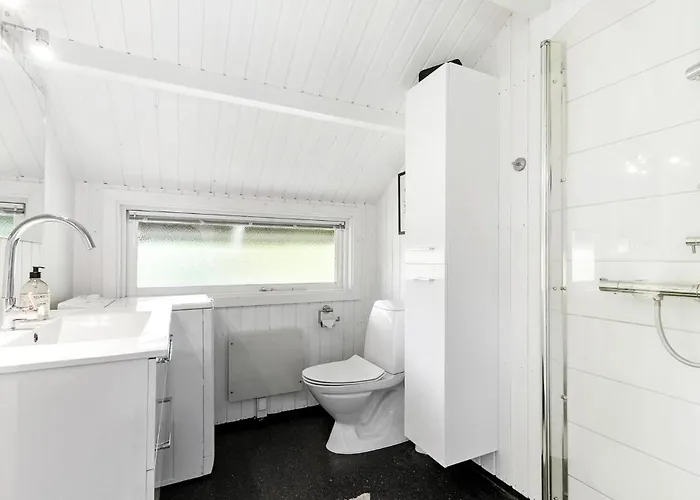 2 Bedroom Lovely In